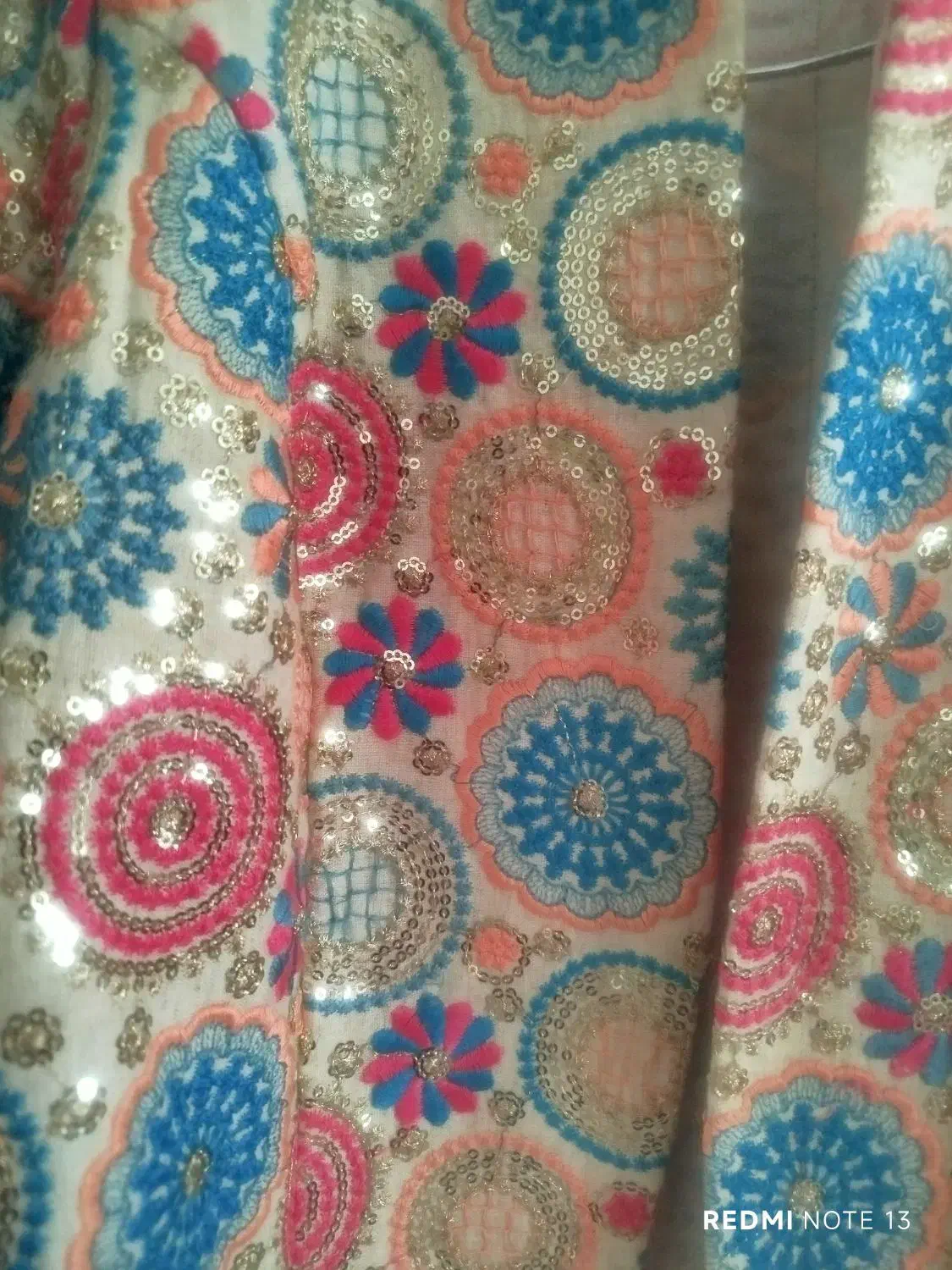 کت تک|لباس|بومهن, |دیوار