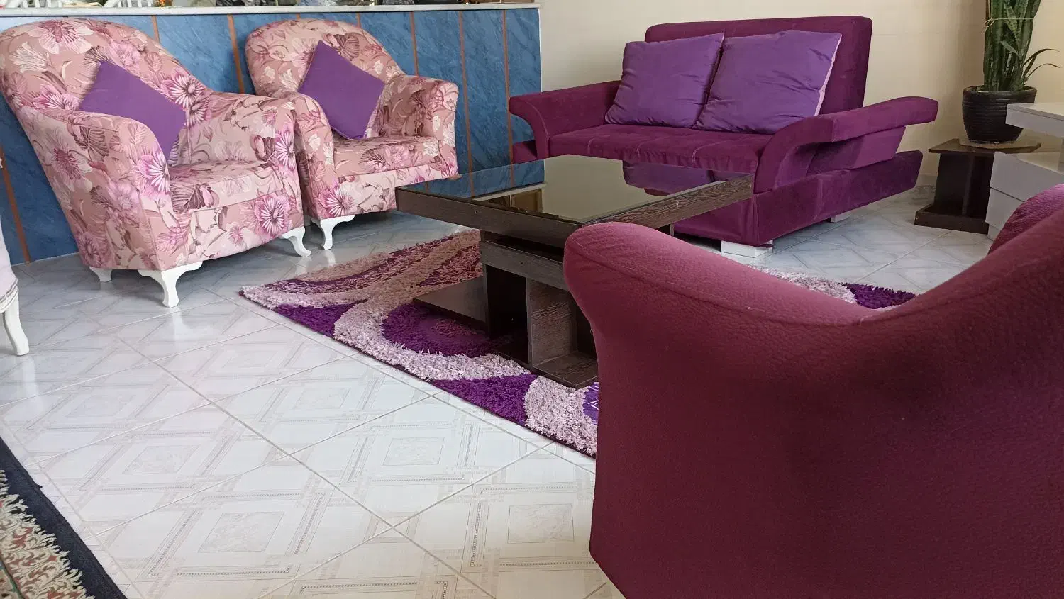 مبلمان شش نفره به همراه فرش اسپرت۴متری|مبلمان خانگی و میز عسلی|اصفهان, کردآباد|دیوار