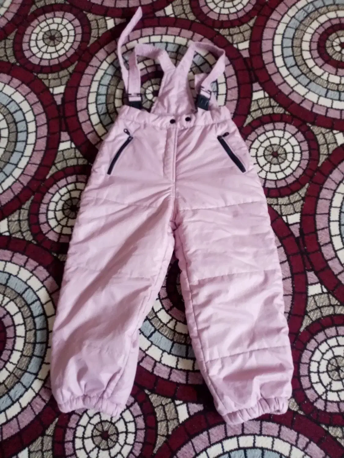 لباس بچگانه درحد نو|کفش و لباس بچه|تربتحیدریه, منظر|دیوار