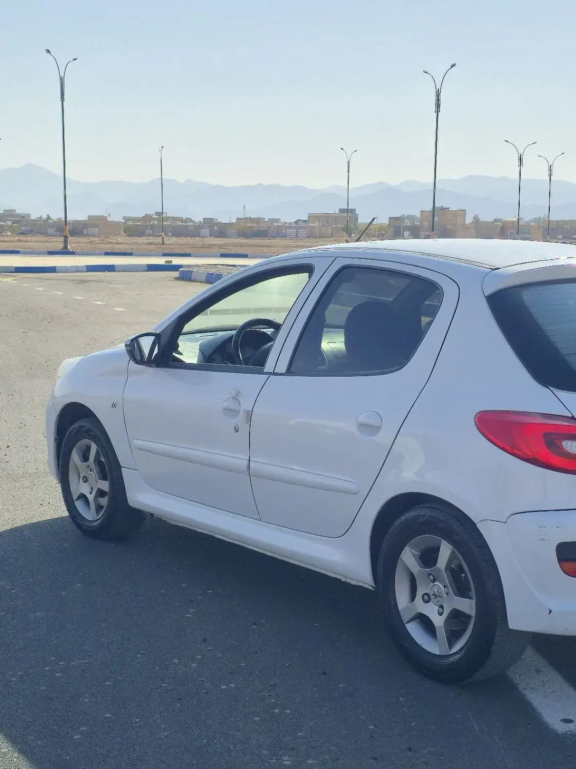 ۲۰۷ مدل ۹۶ بدون رنگ|خودرو سواری و وانت|آباده, |دیوار