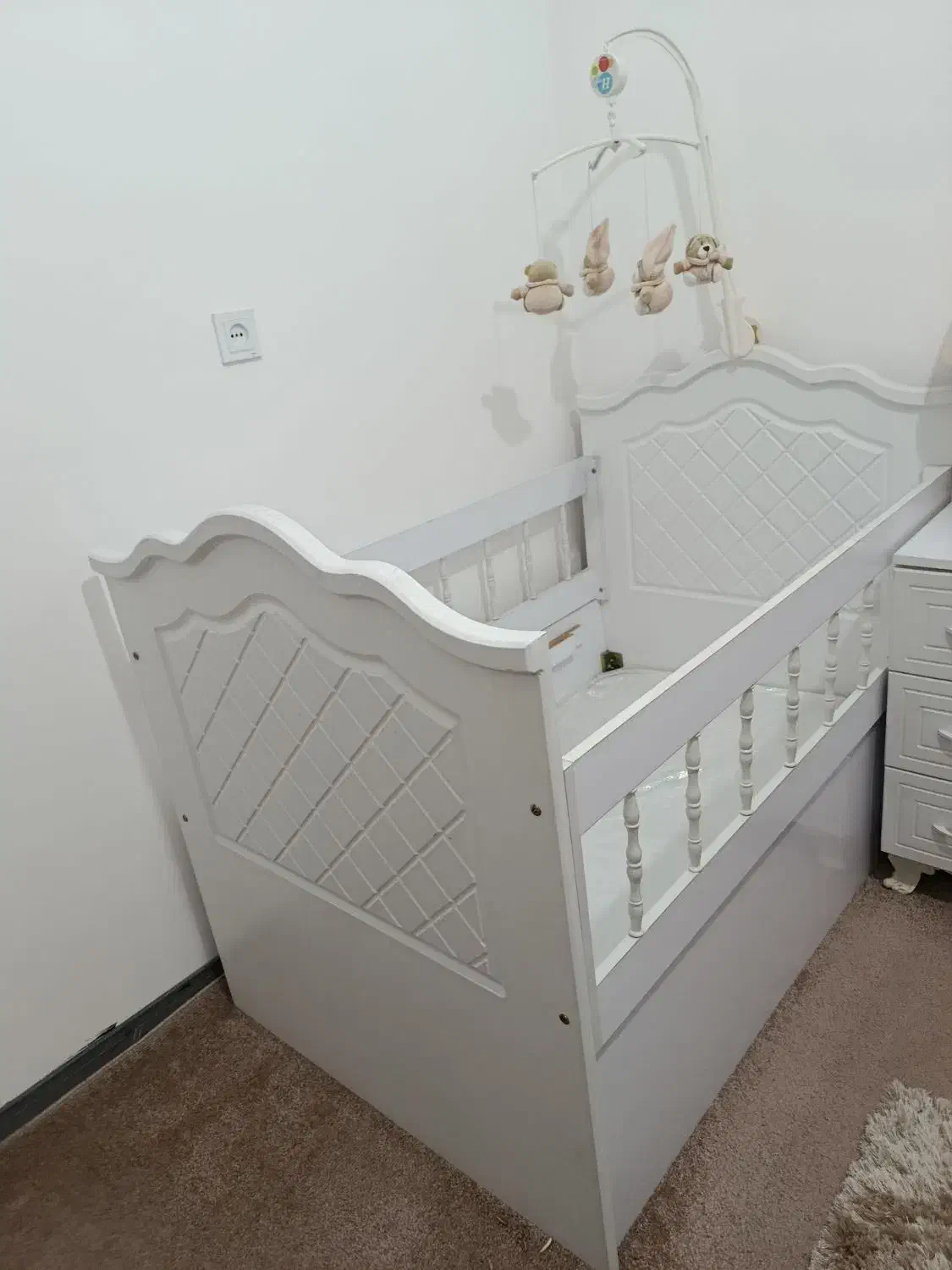 تخت کودک|تخت و صندلی بچه|قم, ولیعصر|دیوار