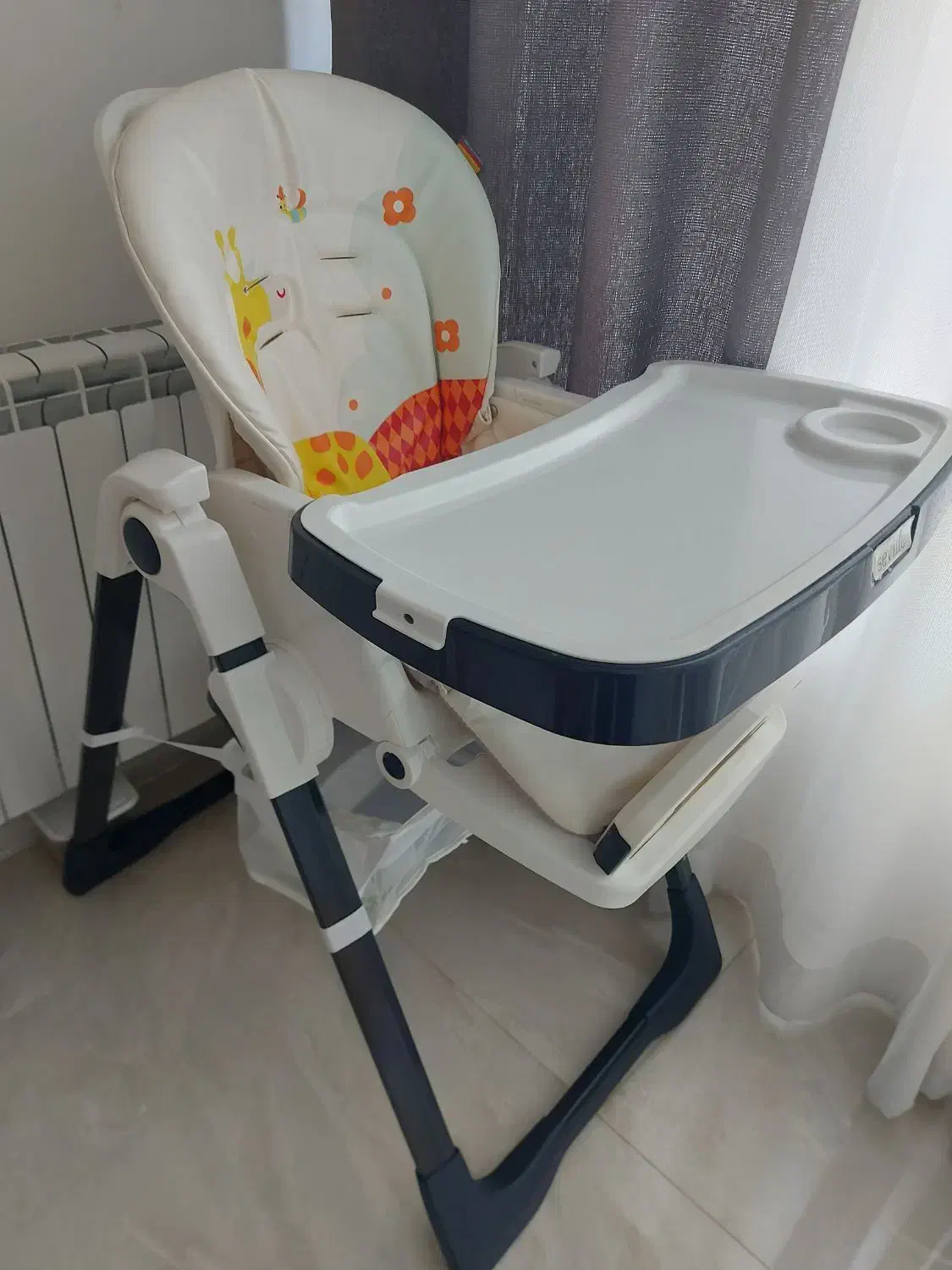 صندلی غذای کودک سویل اسپانیایی|تخت و صندلی بچه|رشت, رودباری|دیوار