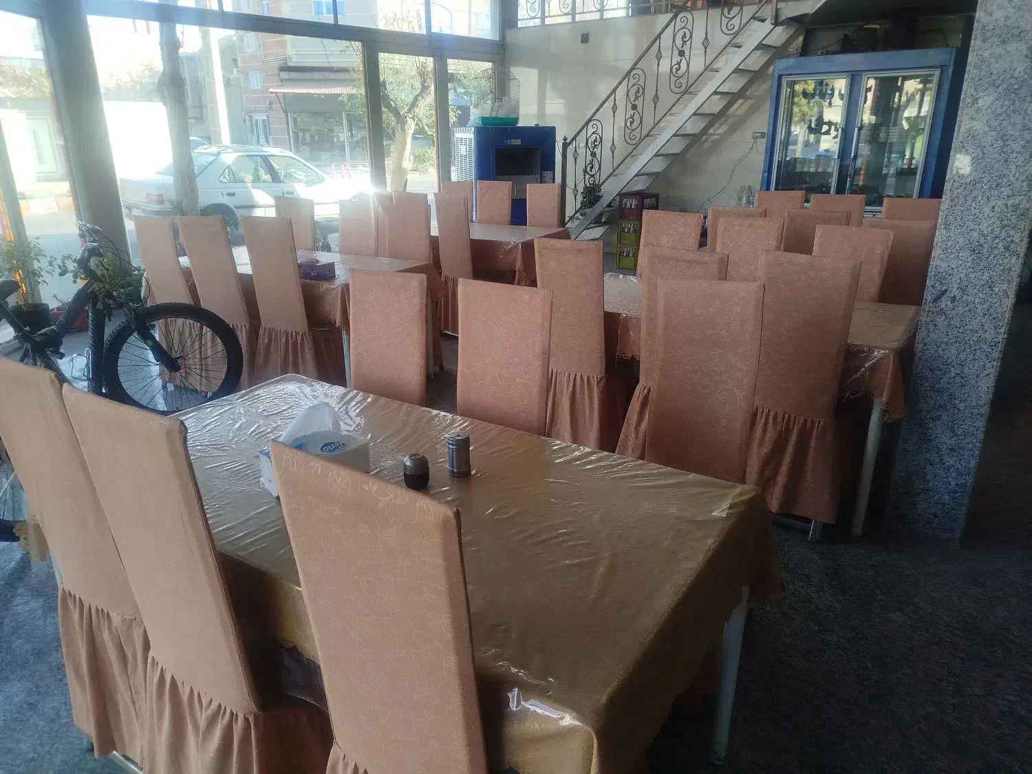 میز و صندلی برای رستوران|میز و صندلی غذاخوری|نقده, |دیوار