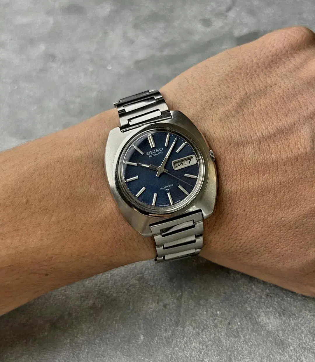 ساعت مچی قدیمی سیکو|ساعت|مهاباد (آذربایجان غربی), |دیوار