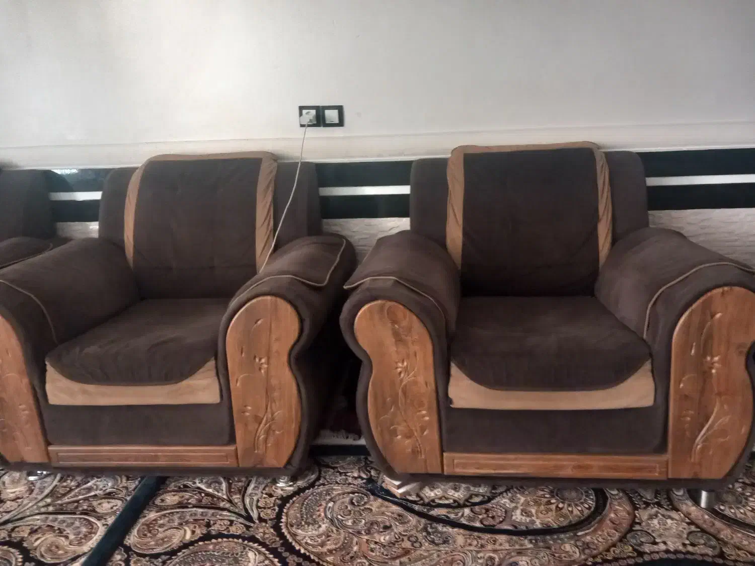 مبل هفت نفره|مبلمان خانگی و میز عسلی|مرودشت, فاز دوم شهرک فرهنگیان|دیوار