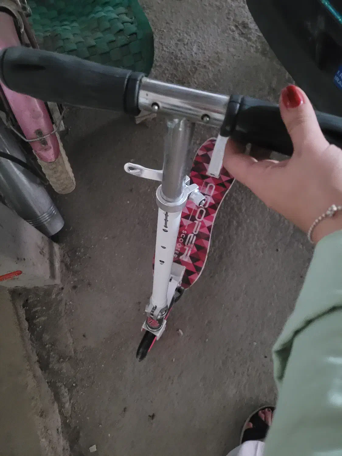 اسکوتر|دوچرخه، اسکیت، اسکوتر|رامسر, |دیوار