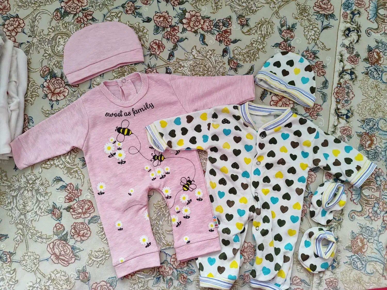 تعدادی لباس آکبند دخترانه نوزادی سایز صفر و یک|کفش و لباس بچه|اصفهان, شهرک کاوه|دیوار