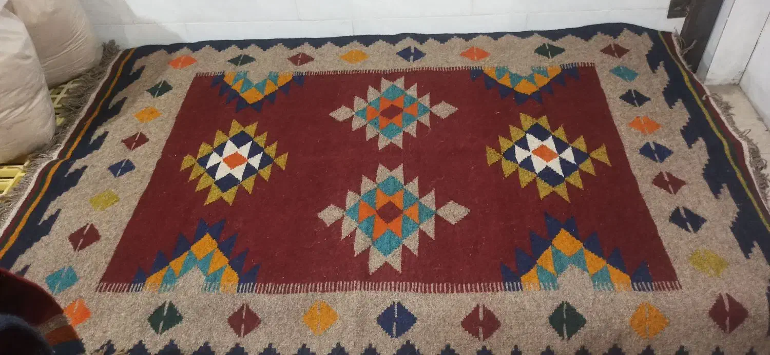 فرش ماشینی و فرش دستباف ،گلیم و قالیچه|گلیم، جاجیم، گبه|پرند, فاز ۳|دیوار