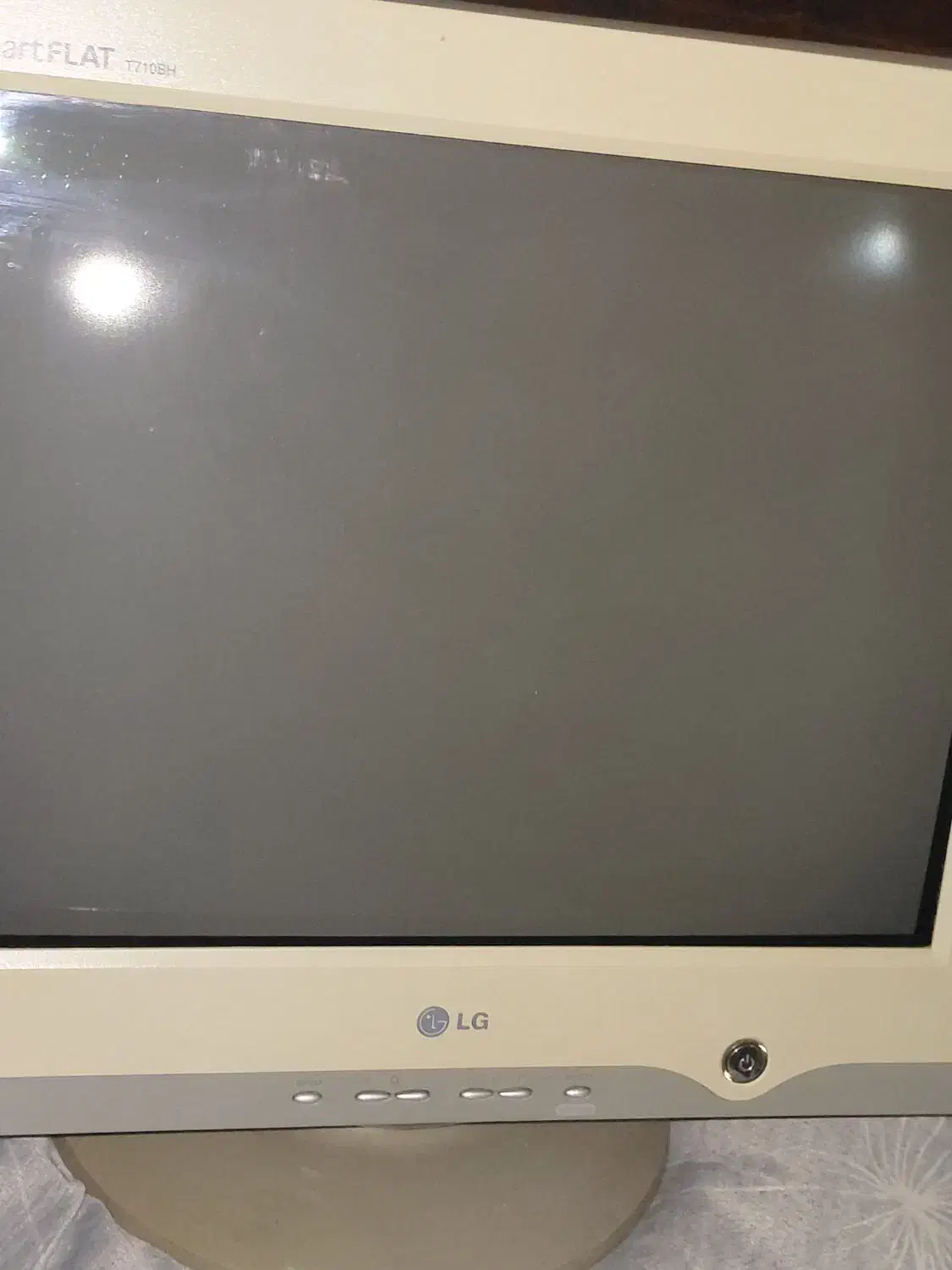 مانیتور قدیمی سالم|قطعات و لوازم جانبی رایانه|همدان, |دیوار