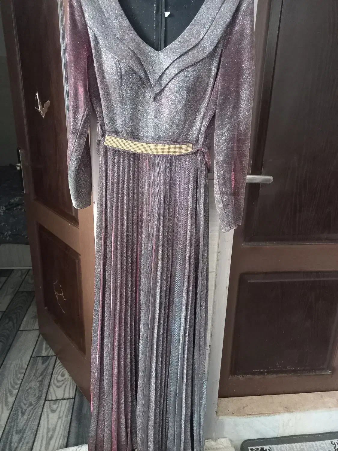 پیرهن مجلسی|لباس|بروجرد, |دیوار