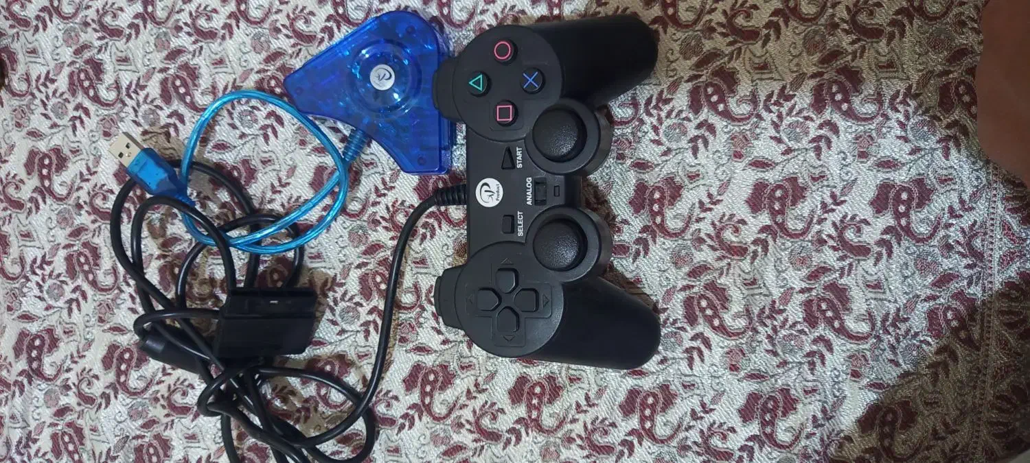 دسته بازی کامپیوتر به همراه ۳ تا بازی|کنسول، بازی ویدئویی و آنلاین|کاشان, باغ ماجد|دیوار