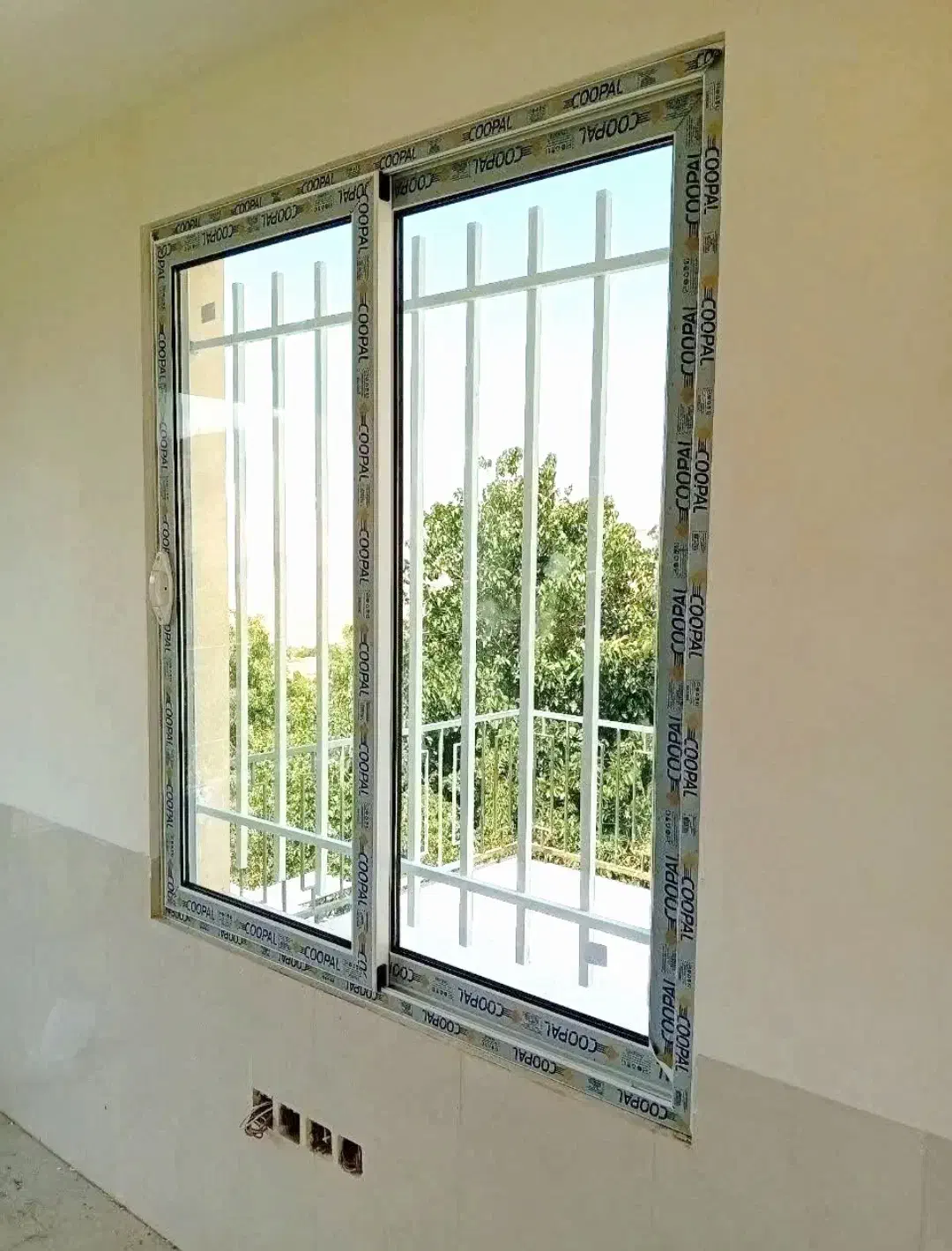 درب و پنجره هنرمند|عمدهفروشی|برزک, |دیوار