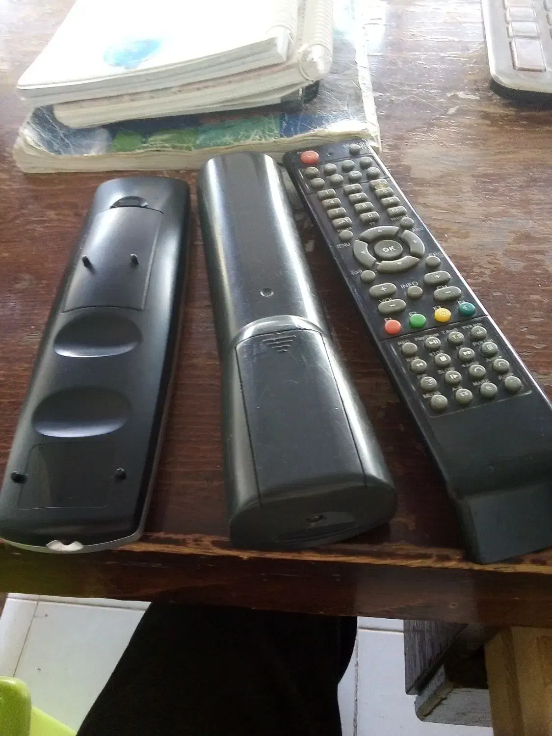 فروش سه عدد کنترل سالم هر سه تاش صد هزار تومان|تلویزیون و پروژکتور|بوشهر, |دیوار