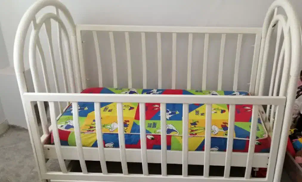 تخت چوبی کودک|تخت و سرویس خواب|بم, |دیوار