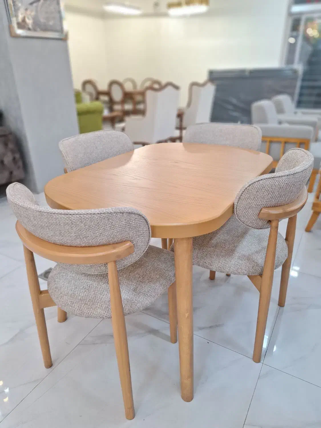 غذاخوری فوق العاده راحت/کلاف اصلی/اقساط ۳ ماهه|میز و صندلی غذاخوری|صدرا-فارس, فاز ۱|دیوار