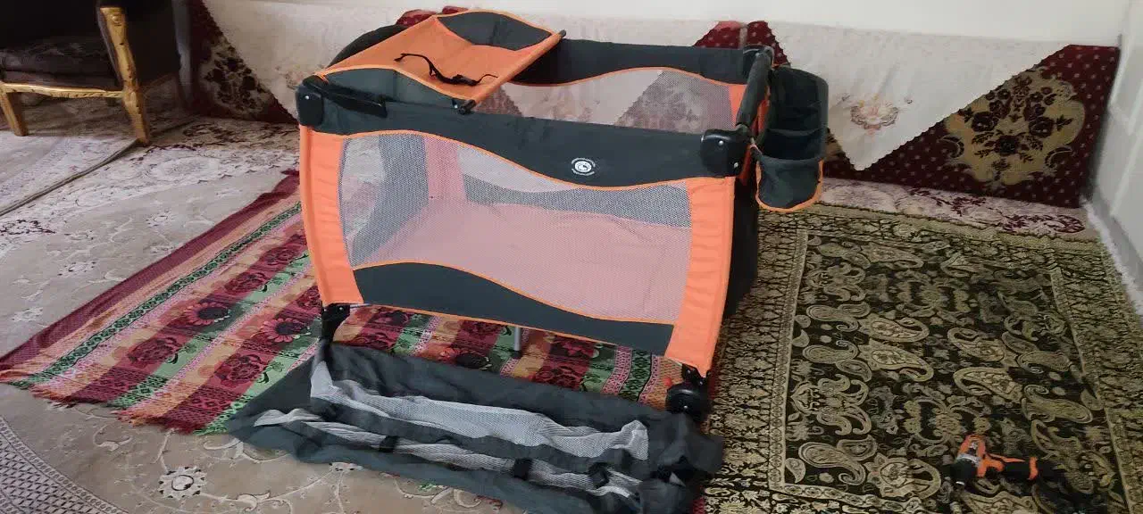 تخت نوزاد|تخت و صندلی بچه|یزد, |دیوار