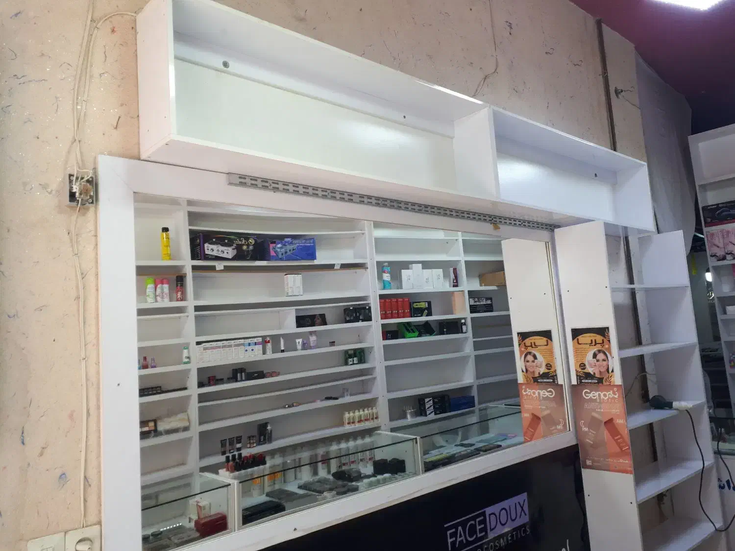 قفسه،آینه مخصوص آرایشگاه،شیشه سکوریت|کتابخانه، شلف، قفسه‌های دیواری|کوهدشت, |دیوار