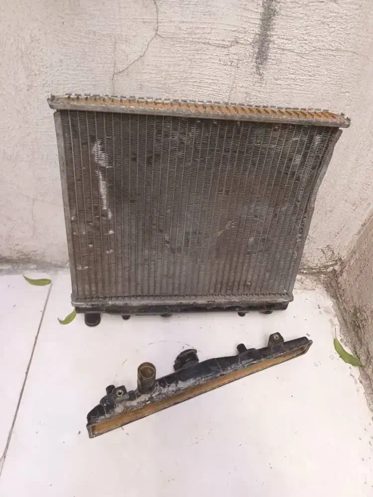 تعدادی لوازم یدکی پراید|قطعات یدکی و لوازم جانبی|رشت, آب و برق|دیوار