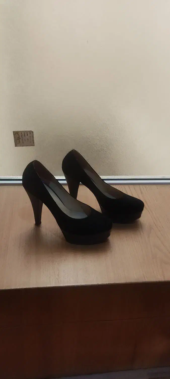 دو جفت کفش جنس ترک|کیف، کفش، کمربند|شاهین‌شهر, فردوسی|دیوار