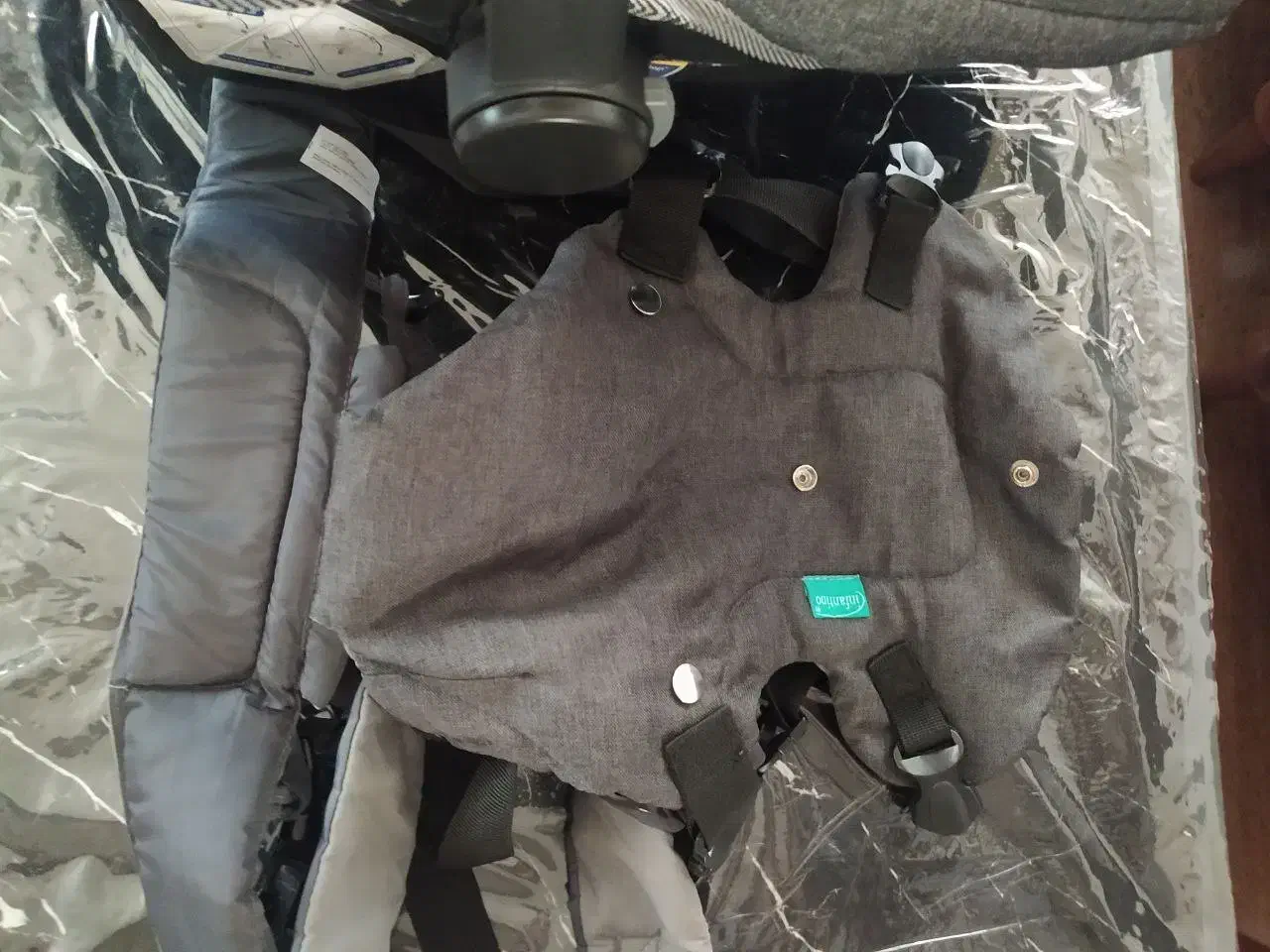 اغوشی|کالسکه و لوازم جانبی|لاهیجان, کوی استادان|دیوار