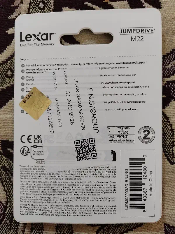 فلش مموری 32 گیگ LEXAR|قطعات و لوازم جانبی رایانه|اصفهان, احمدآباد|دیوار