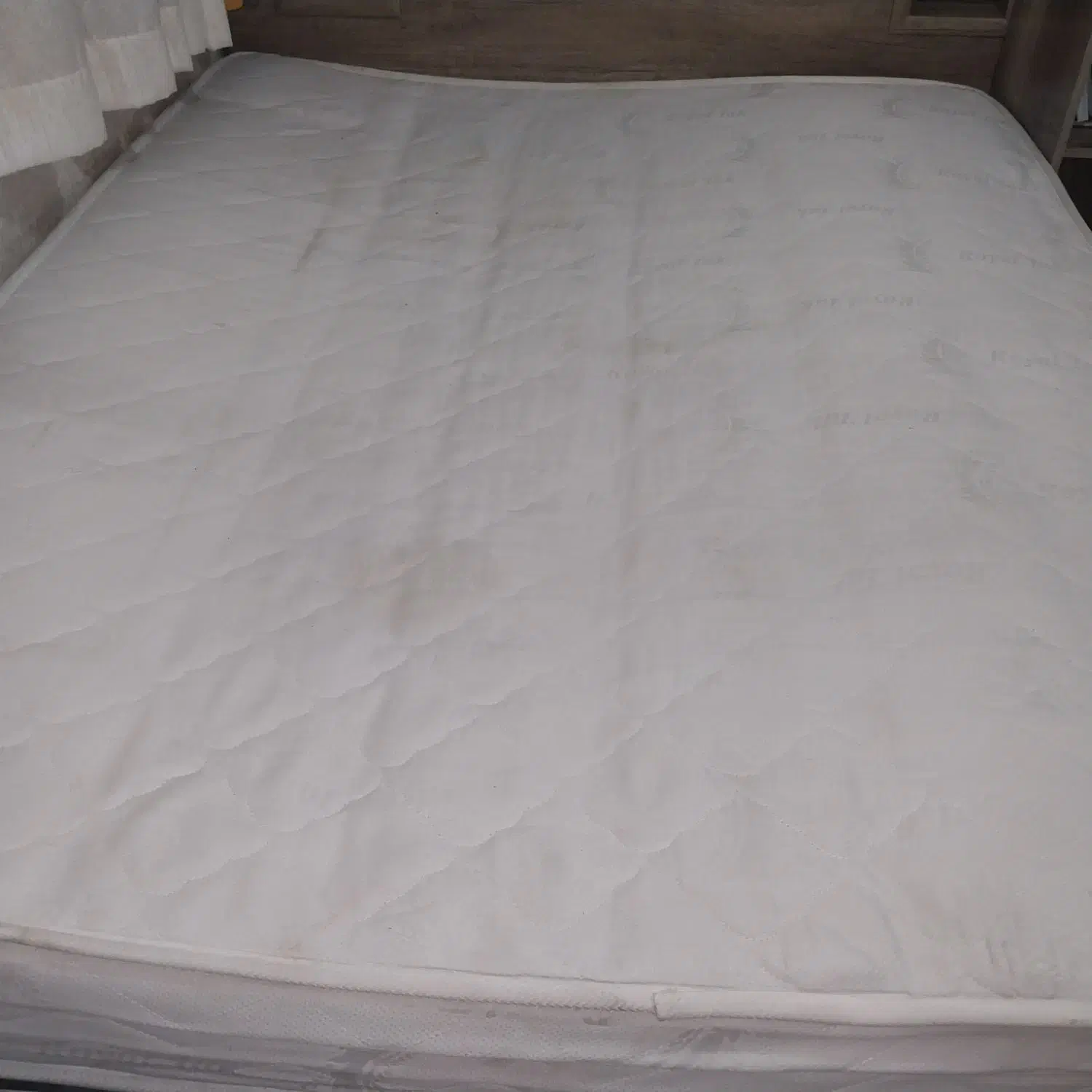 تشک تخت دونفره طبی فنری در حد نو ۲در ۱۶۰|تشک تختخواب|ری, شهادت|دیوار