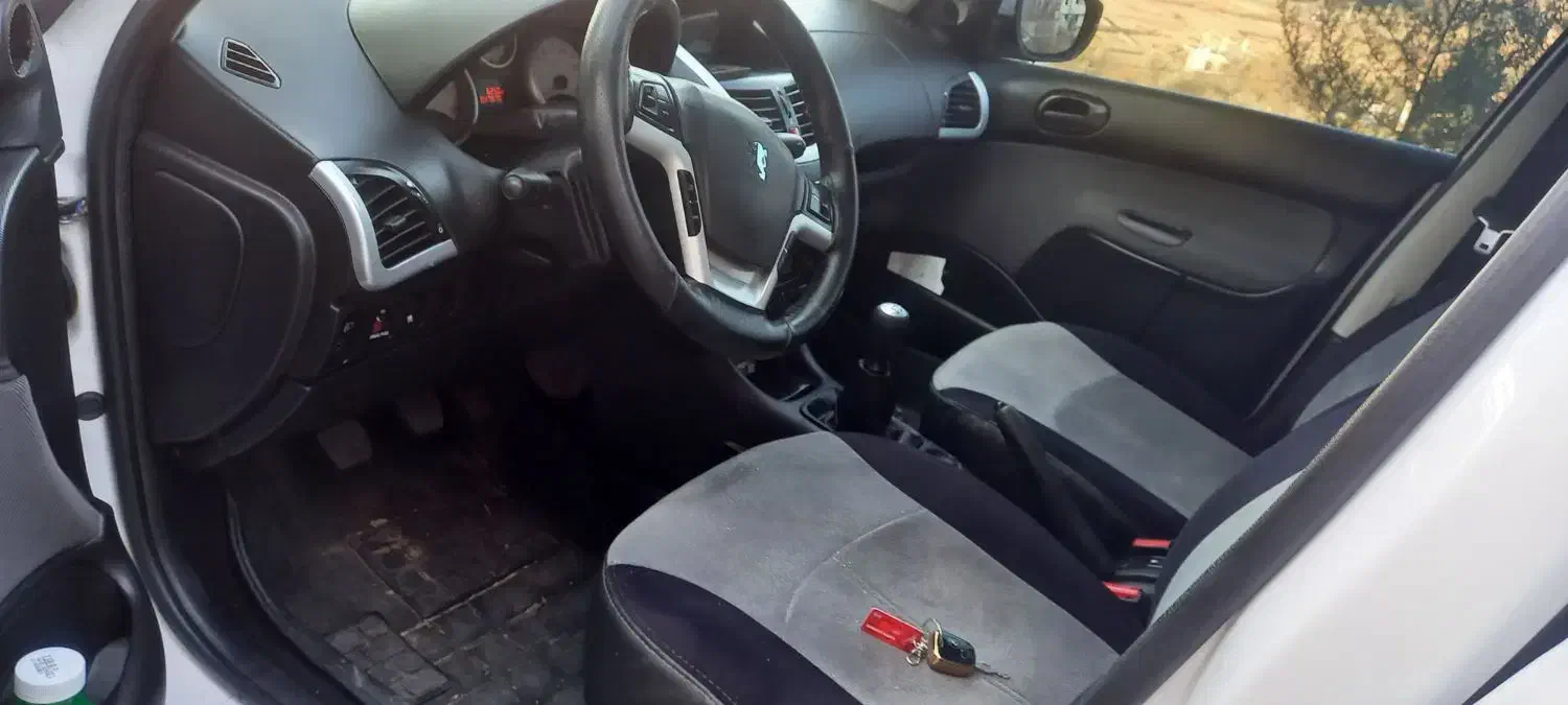 پژو۲۰۷ پانا ۴۰۲برج ۶|خودرو سواری و وانت|رشت, شهرک قدس|دیوار