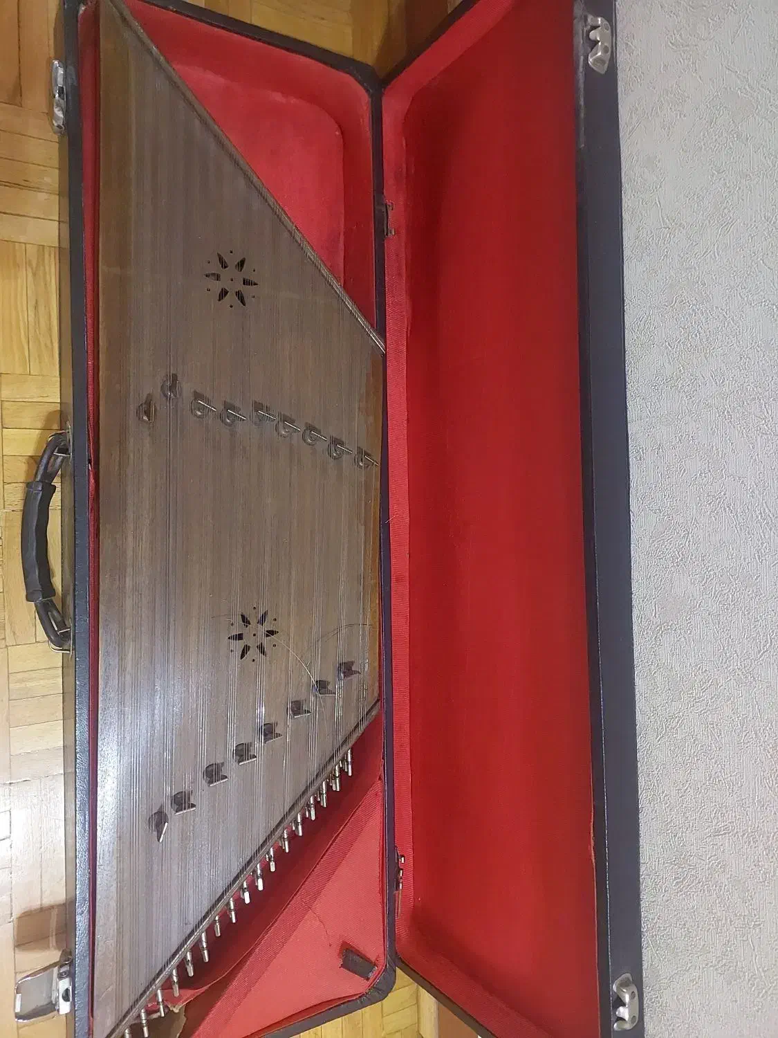 سنتور به همراه جعبه|سازهای سنتی|تهران, پرستار|دیوار