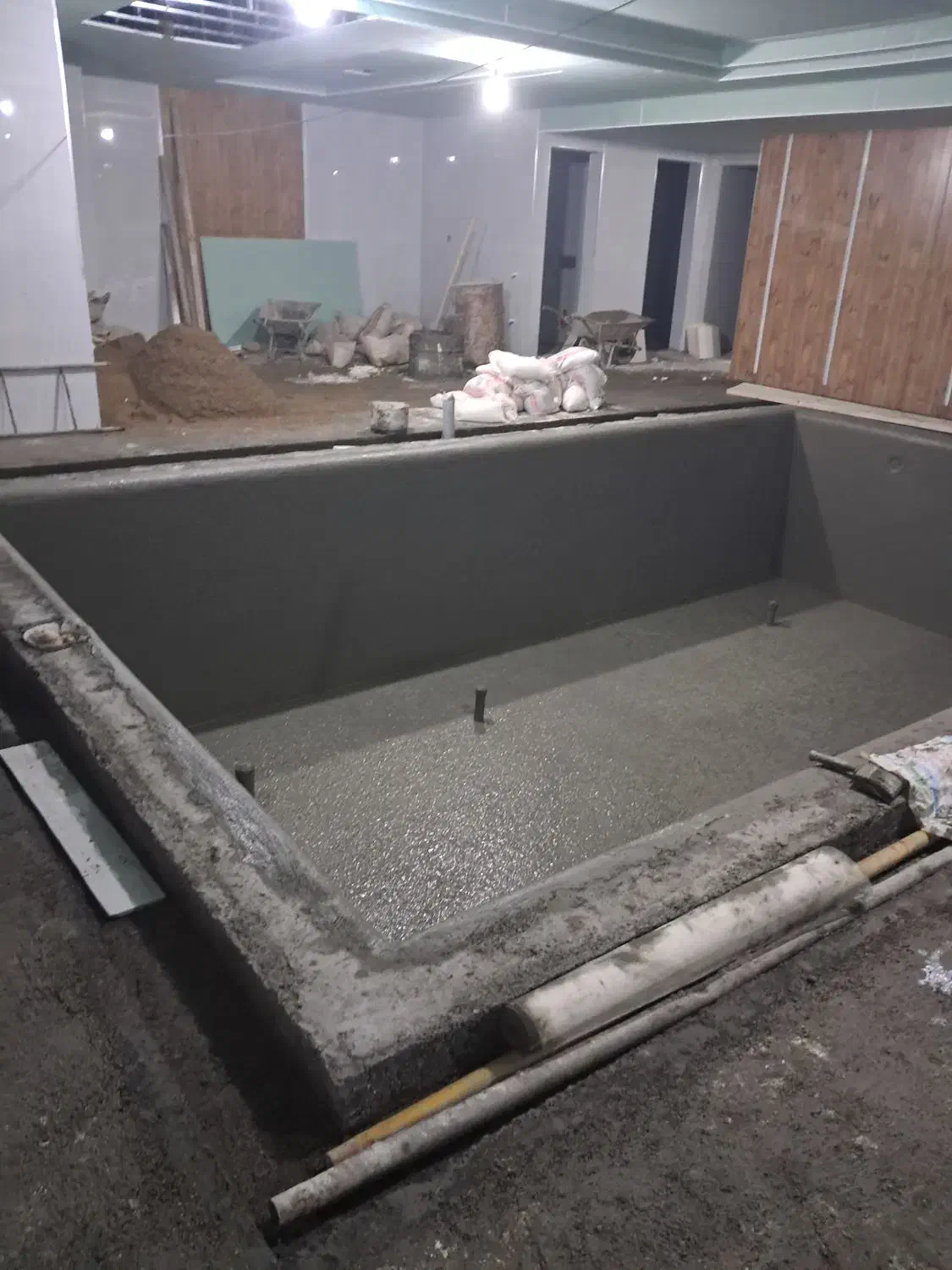 اجرای سیمانکاری استخر و آبادی وکلیه خدمات ساختمانی|خدمات پیشه و مهارت|زنجان, |دیوار