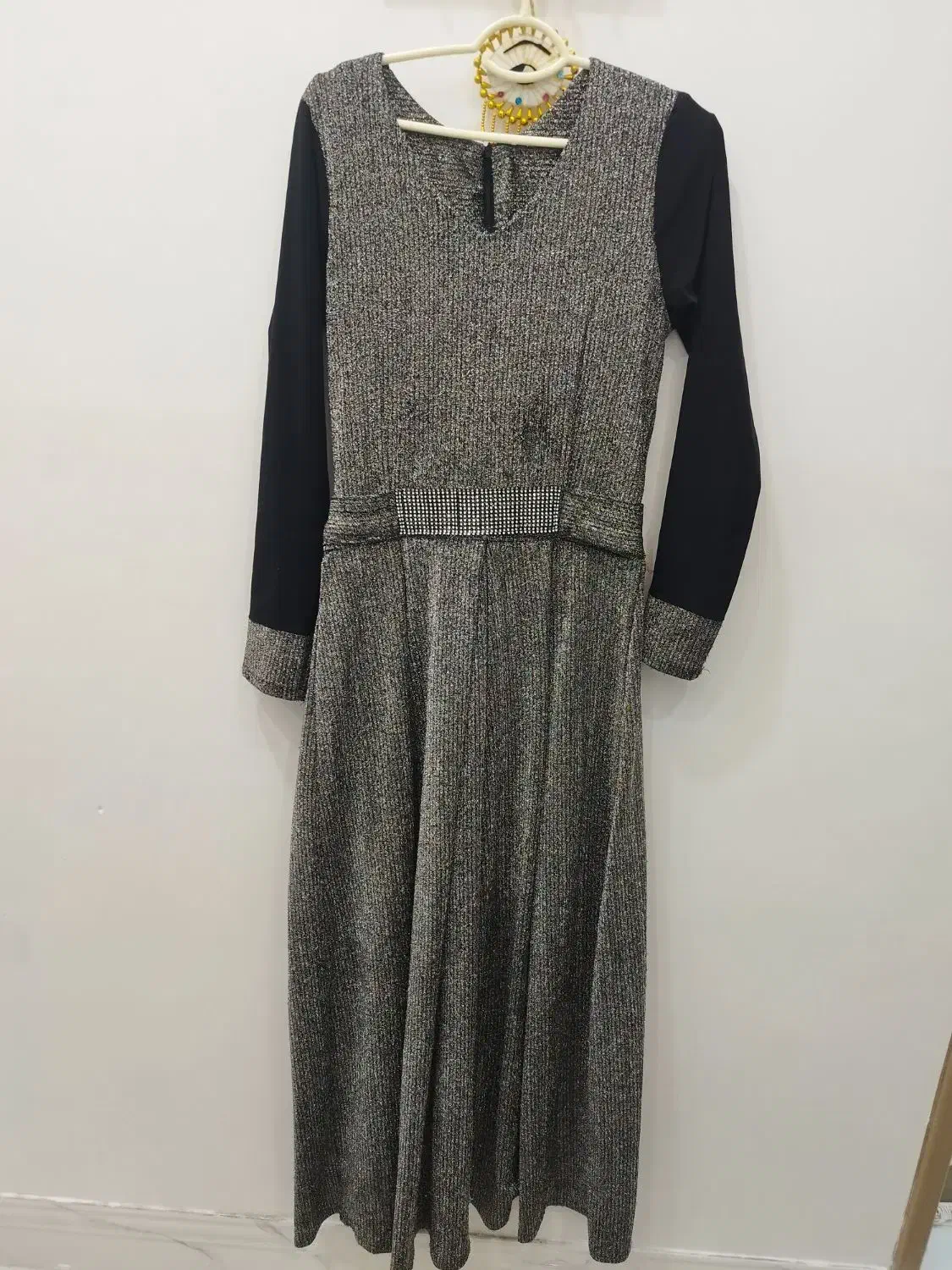 لباس بلند|لباس|جهرم, |دیوار