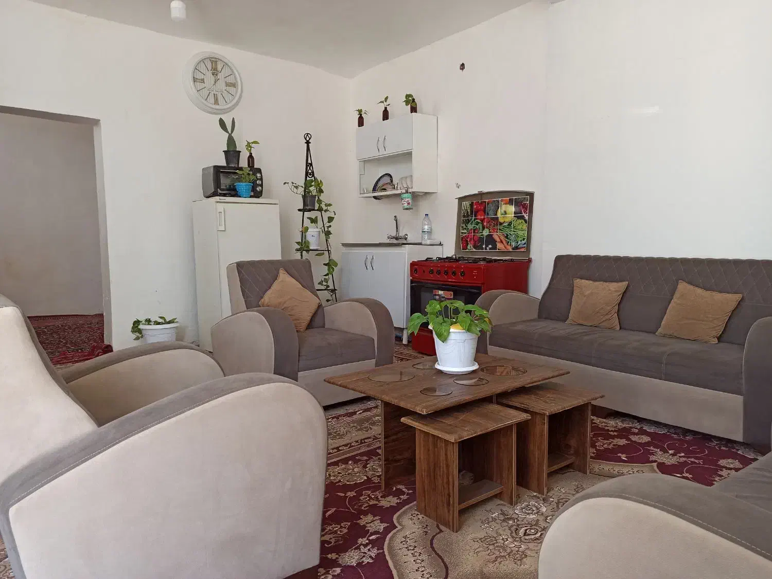 اجاره روزانه هفتگی ماهانه مرکزشهر|اجارهٔ کوتاه‌مدت آپارتمان و سوئیت|مرودشت, دولت آباد|دیوار