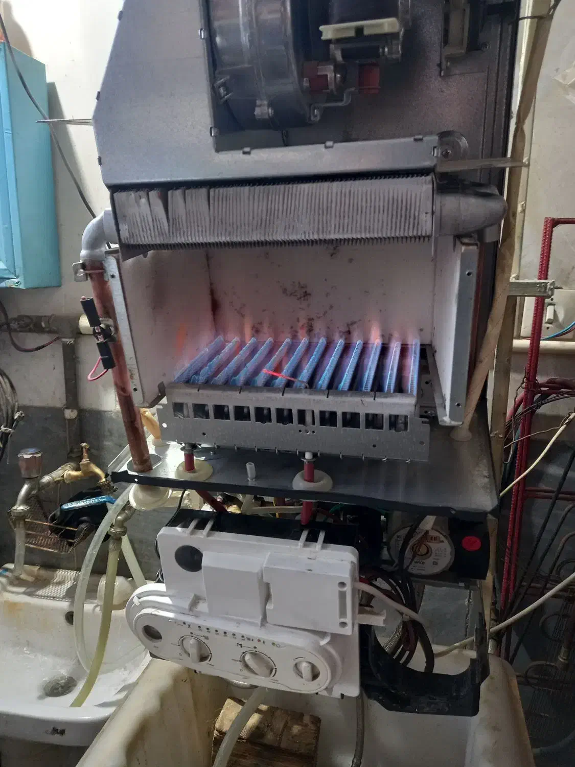 تعمیرات پکیج کولر گازی سردخانه دستگاه درایر|خدمات پیشه و مهارت|ساوه, |دیوار