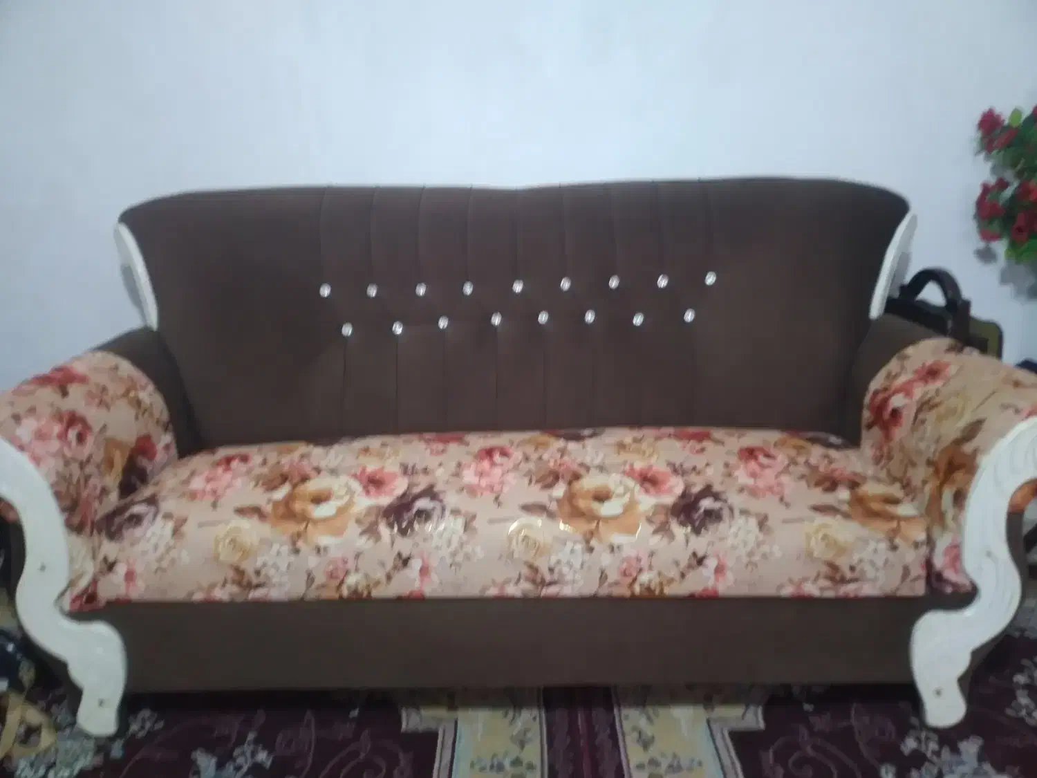 مبل ۷نفره|مبلمان خانگی و میز عسلی|رشت, جماران|دیوار