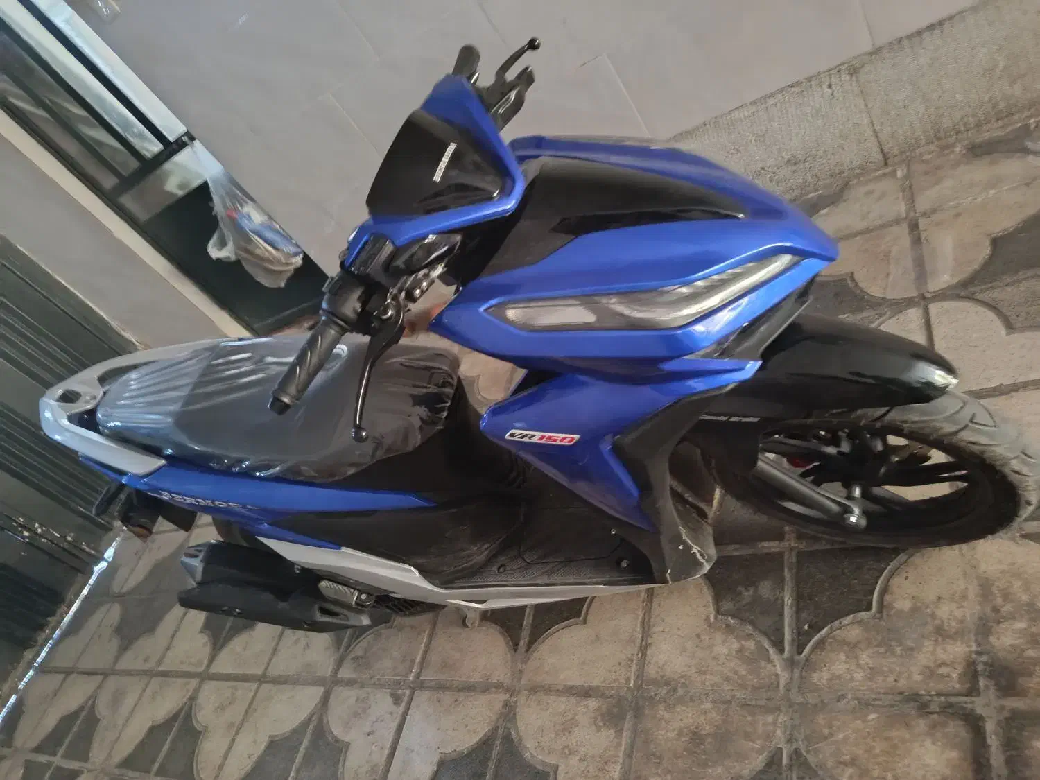 موتور برمودا آبی کاربنی خوشرنگ|موتورسیکلت|شیراز, شهرک نیروی انتظامی|دیوار