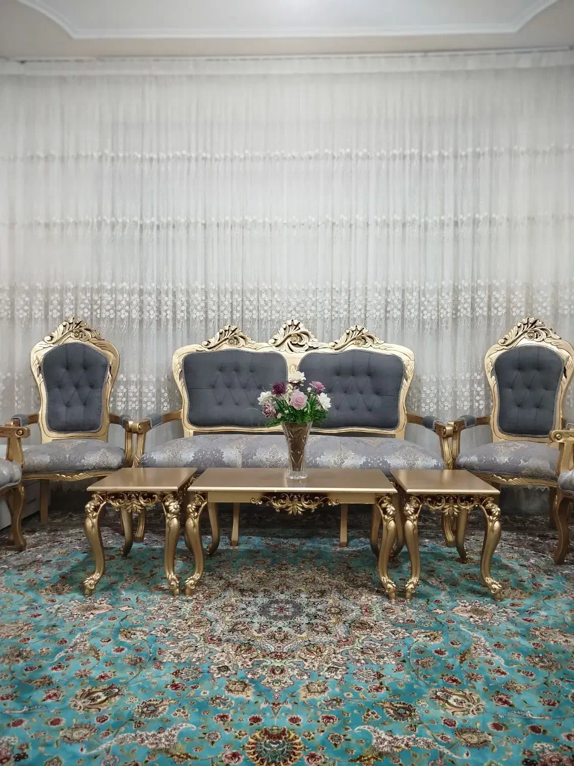 مبل سلطنتی نو همراه میز|مبلمان خانگی و میز عسلی|بیرجند, |دیوار