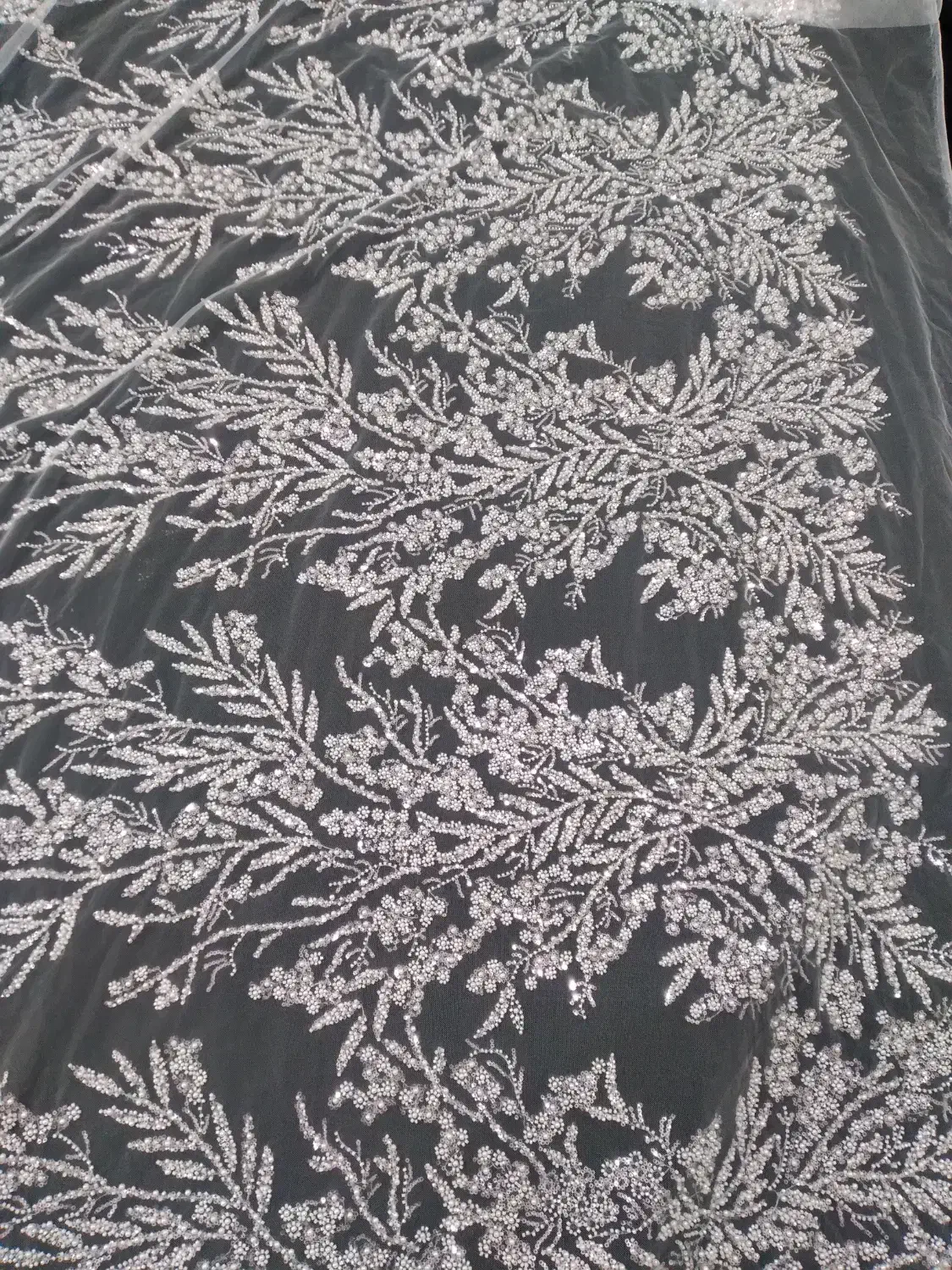 پارچه کار شده|لباس|میانه, |دیوار