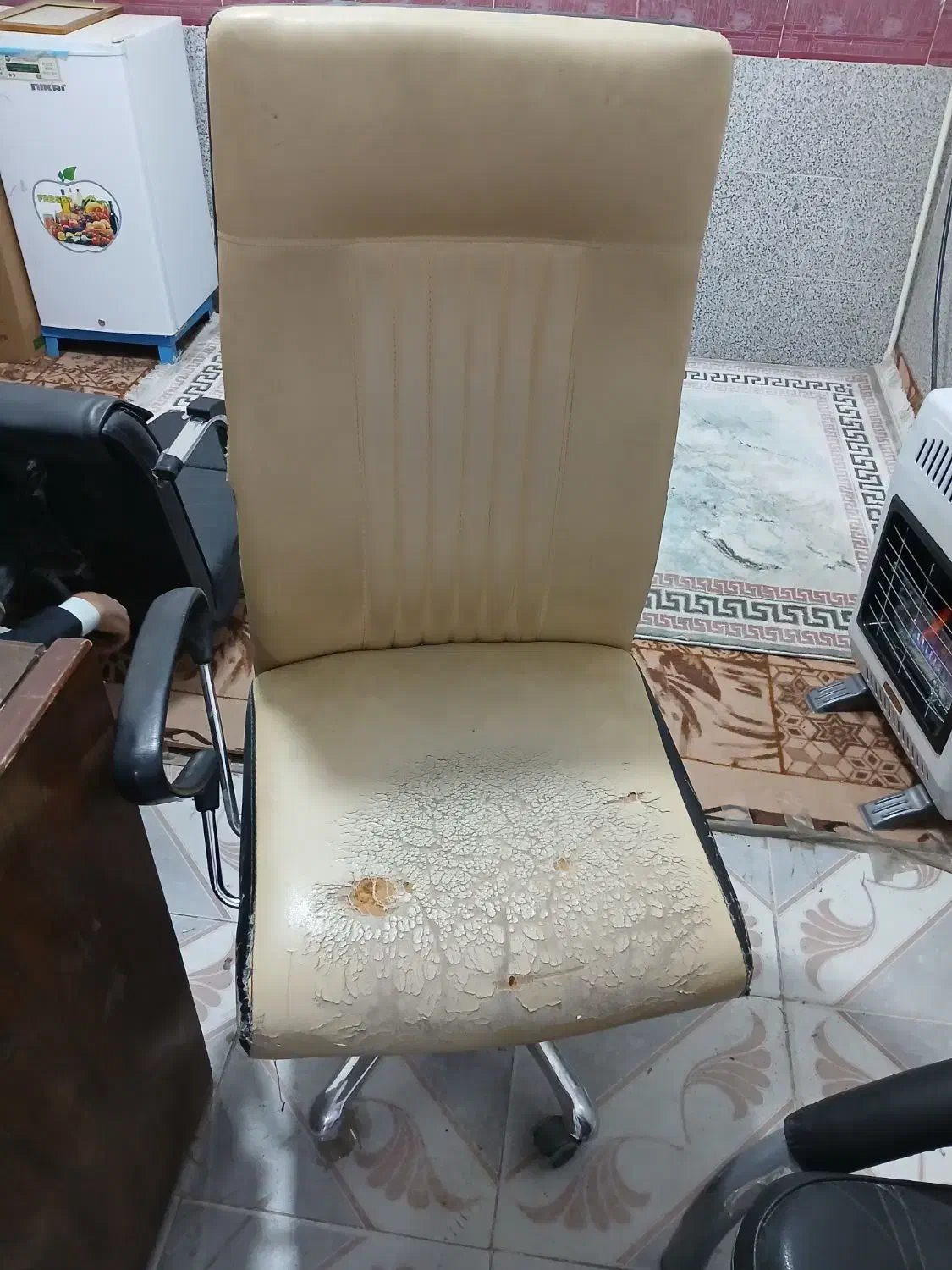 ۶ عدد صندلی|مبلمان اداری|زاهدان, |دیوار