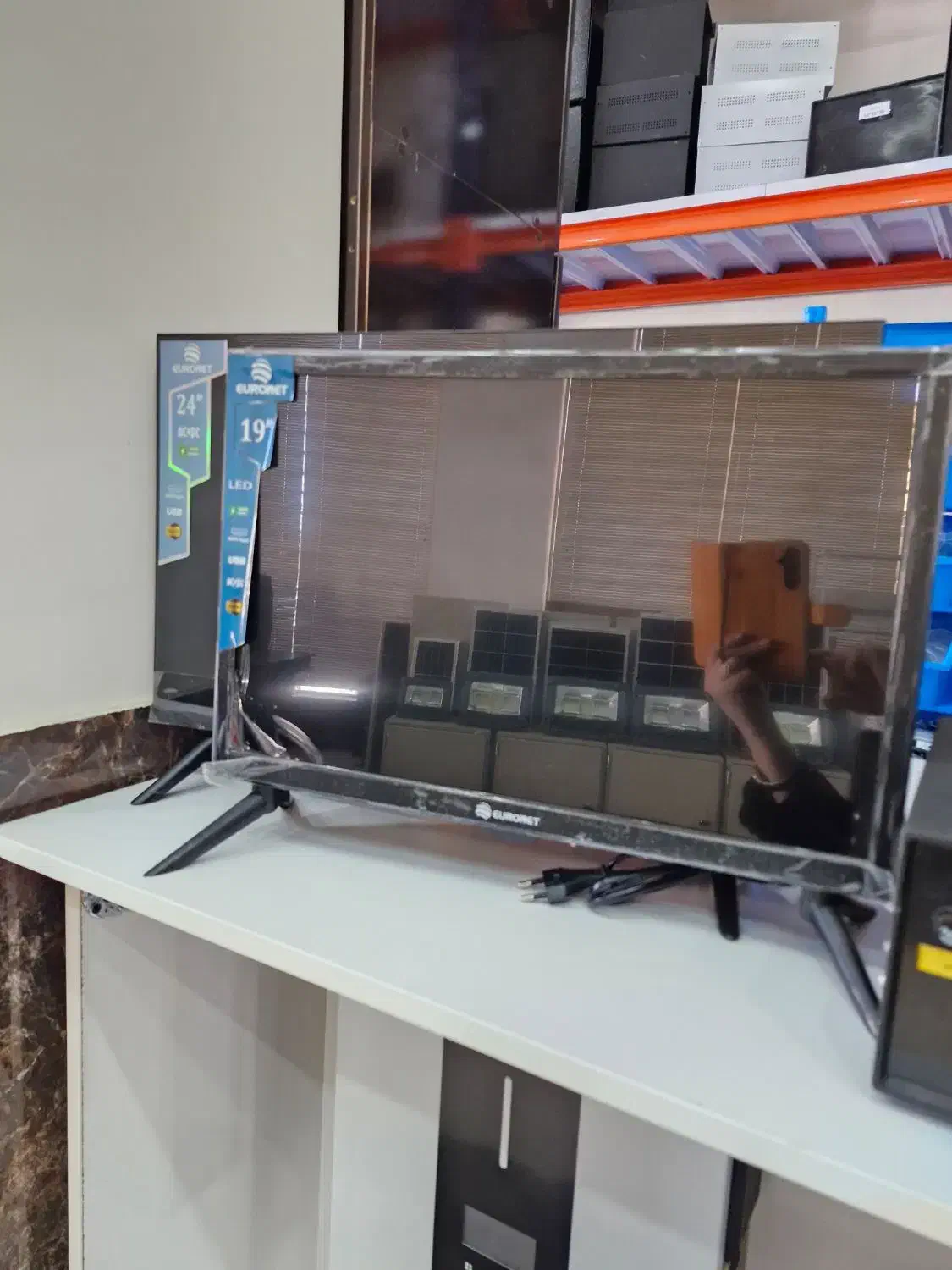 تلویزیون خورشیدی(ویژه چادر عشایری،کمپر،خانه باغ)|تلویزیون و پروژکتور|ایلام, |دیوار