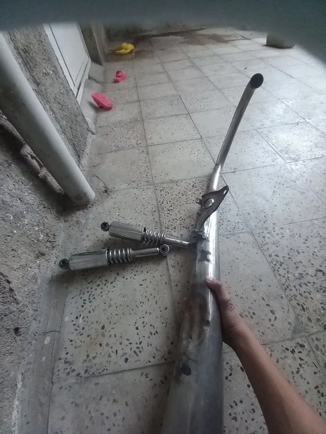 اگزوز و کمک عقب موتور سیکلت|قطعات یدکی و لوازم جانبی|خرمآباد, |دیوار