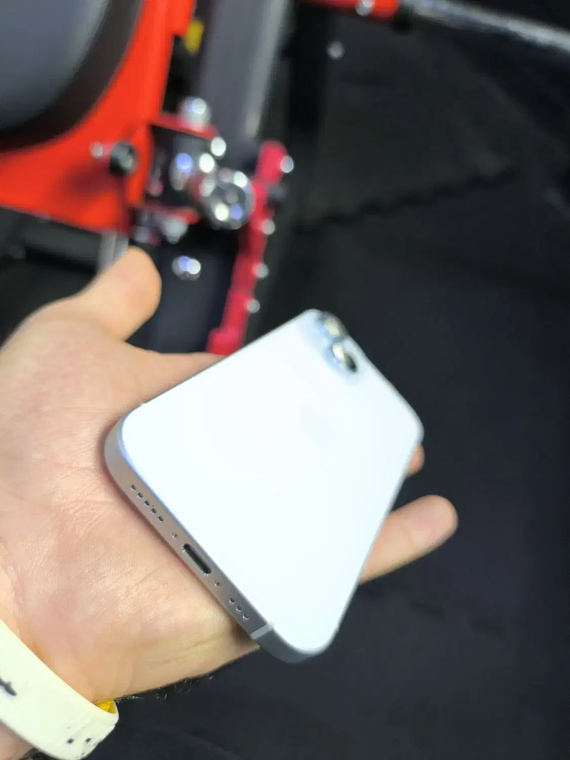 آیفون 15 نرمال|موبایل|هشتگرد, هشتگرد قدیم|دیوار