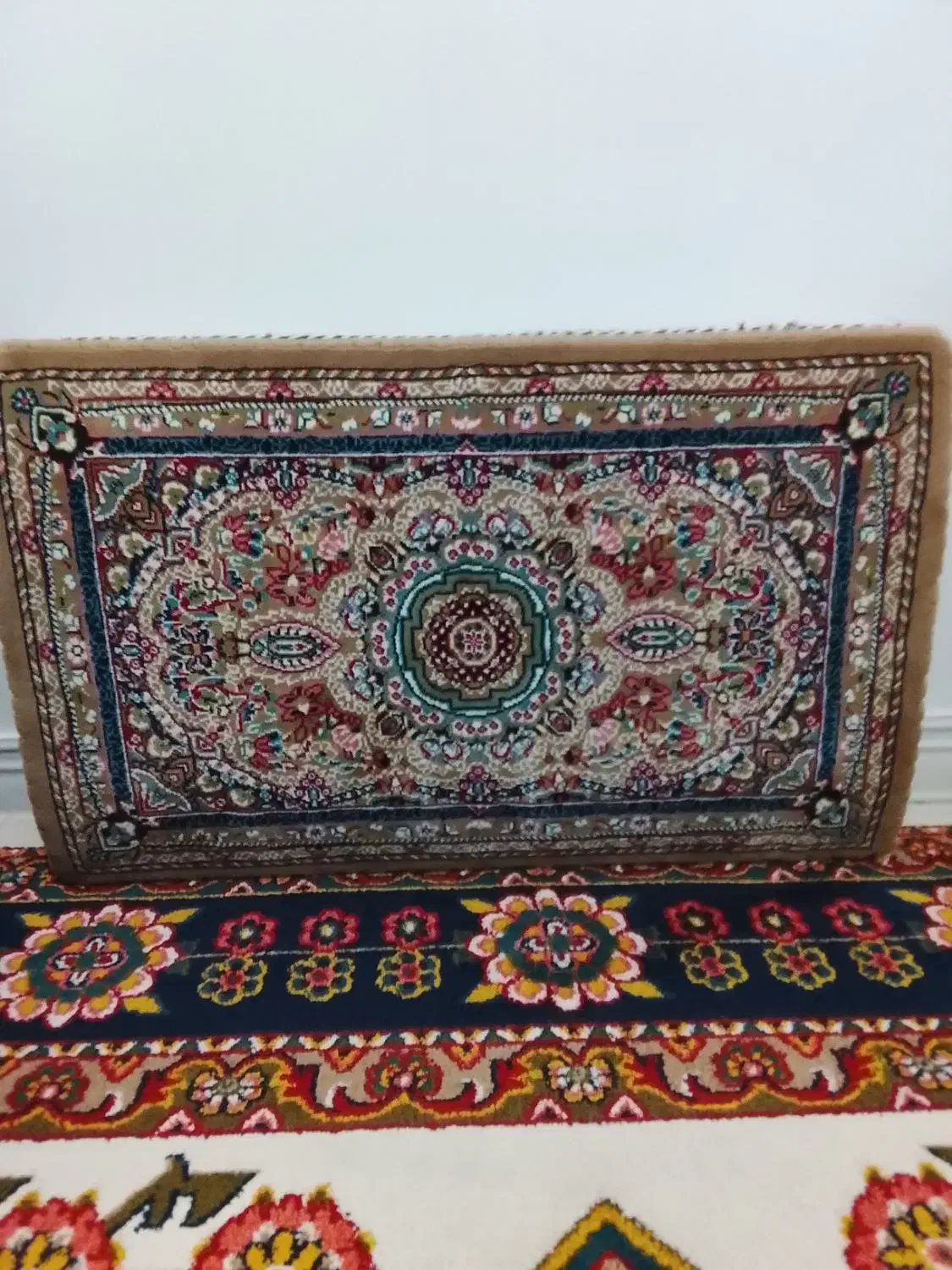 هشت عدد پشتی درجه یک ماشینی|پشتی|بیجار, |دیوار