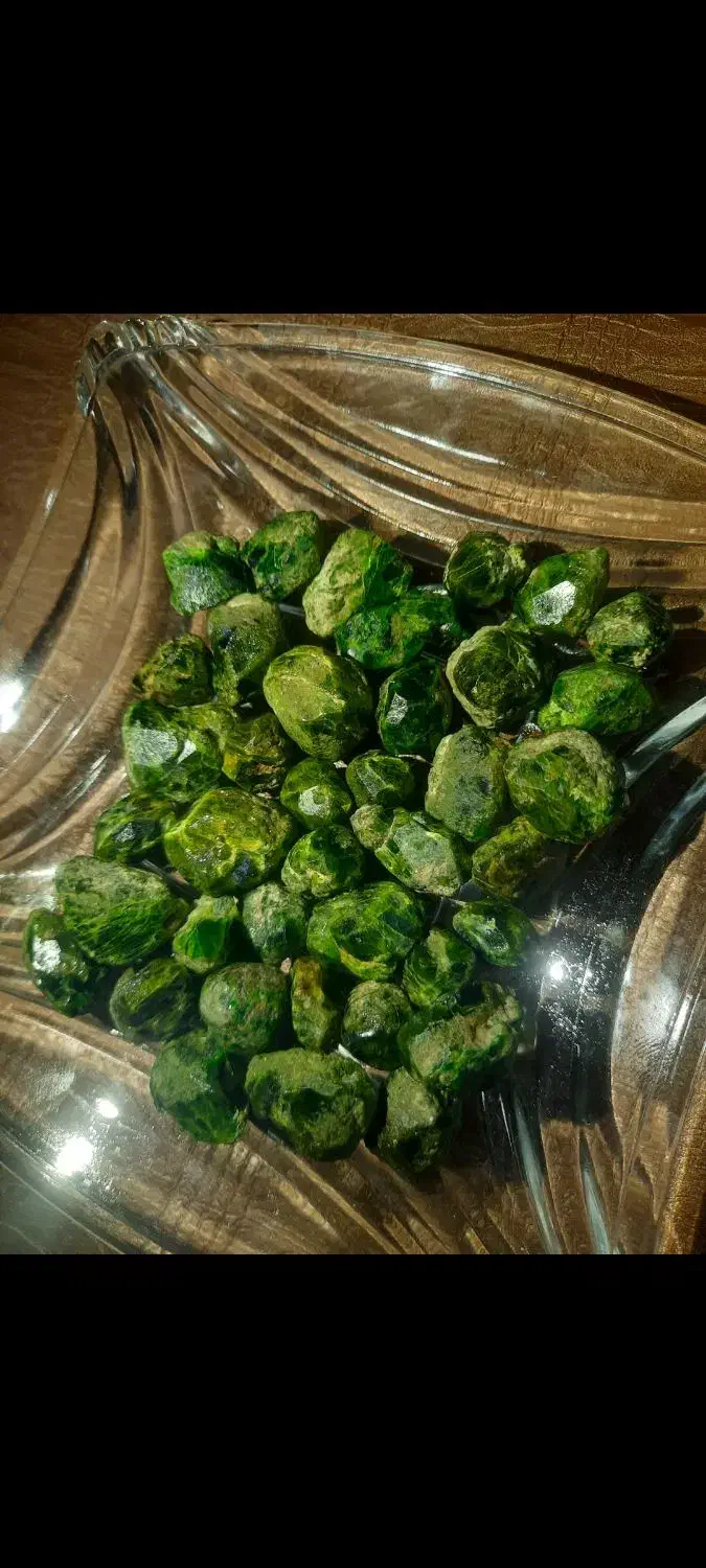 گارنت ،سبز|جواهرات|شهر ری, علایین|دیوار