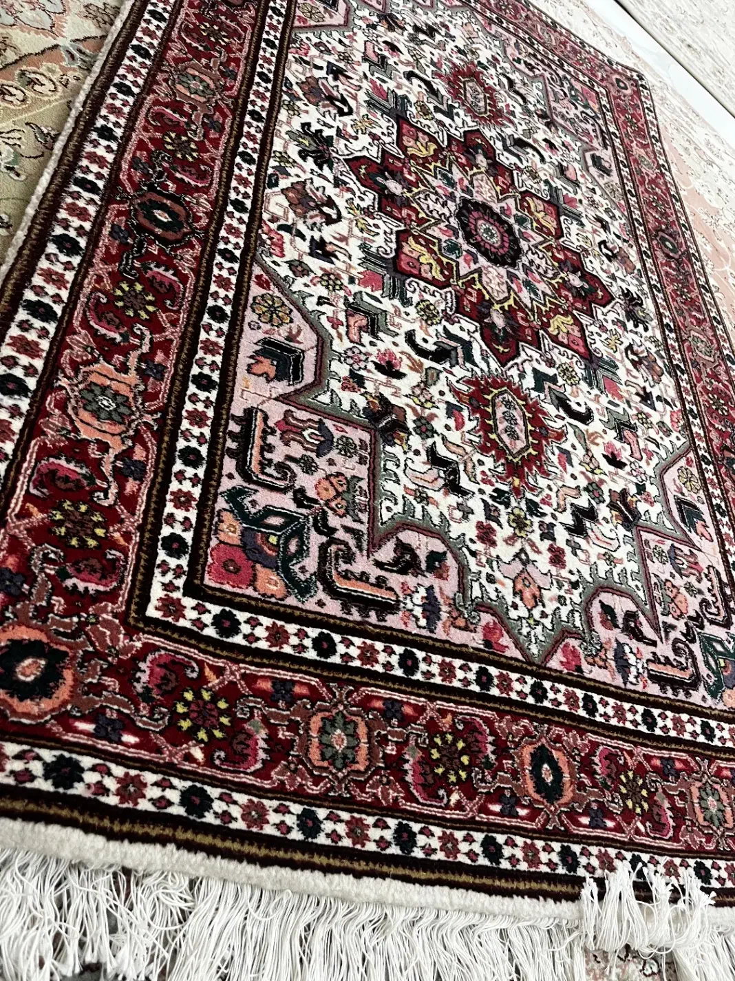 فرش دستبافت طرح هریس ذرع و نیم|فرش|پردیس, فاز ۱۱|دیوار