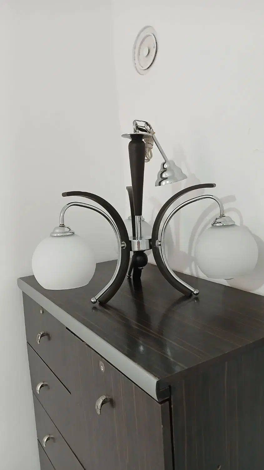 لوستر سه شاخه|لوستر و چراغ آویز|اندیشه, اندیشه فاز ۱|دیوار