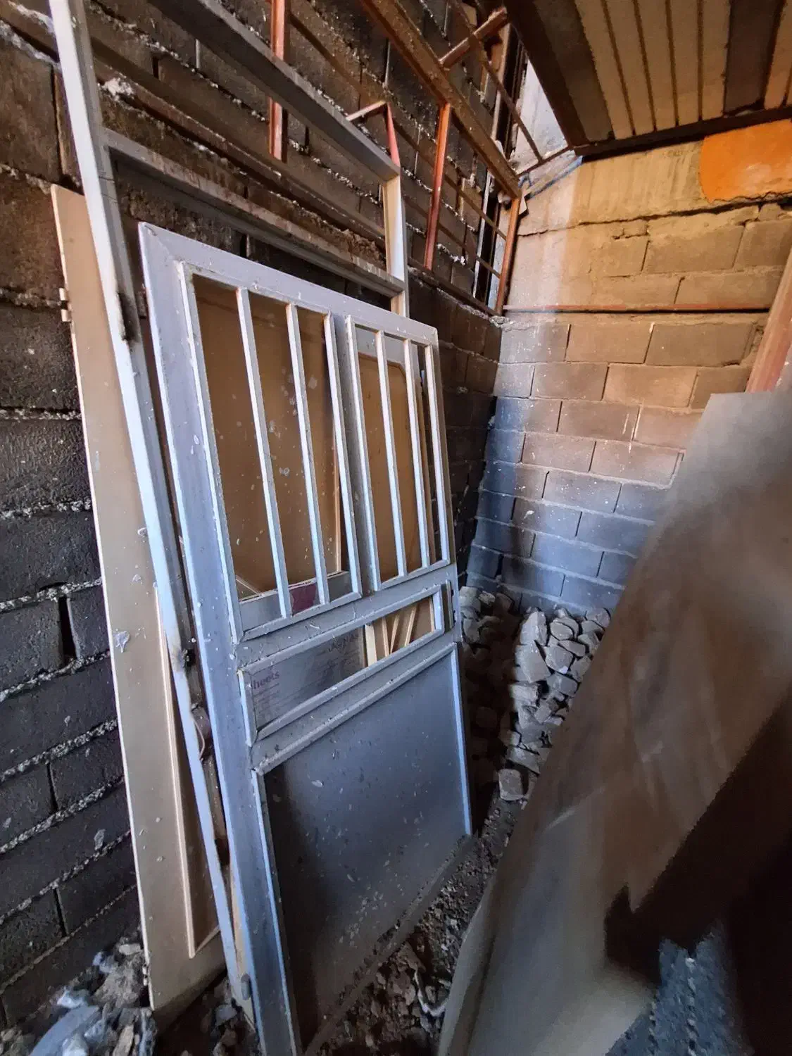 درب|مصالح و تجهیزات ساختمان|سنندج, |دیوار