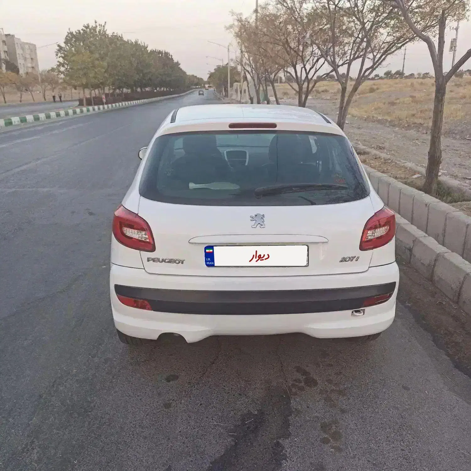 207 مدل 90 فرانسوی کم کار|خودرو سواری و وانت|مشهد, آپارتمان های مرتفع|دیوار