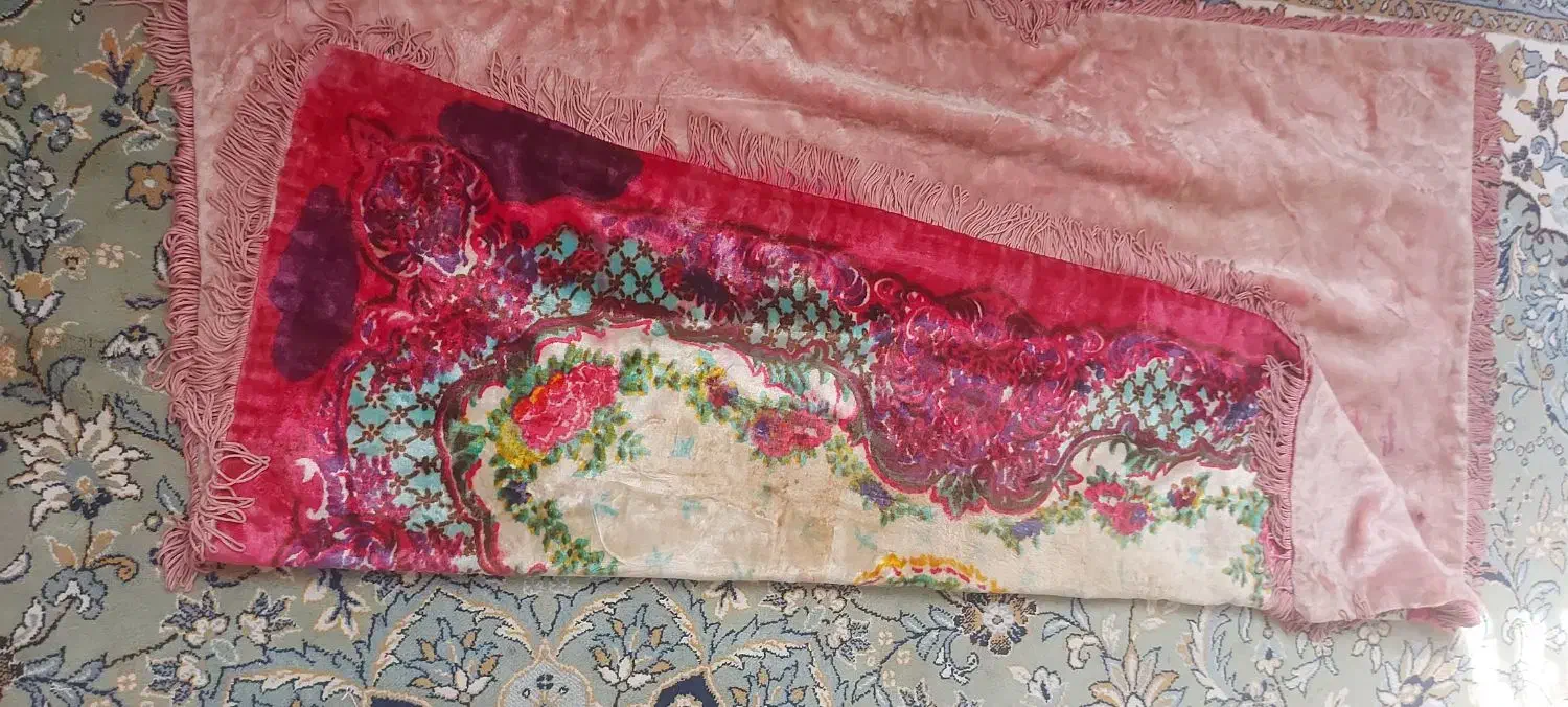 رومیزی قدیمی و تمیز|پرده، رانر، رومیزی|شاهرود, |دیوار