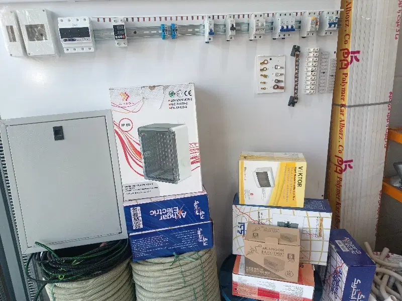 تابلو برق|خدمات پیشه و مهارت|قم, قلعه کامکار|دیوار