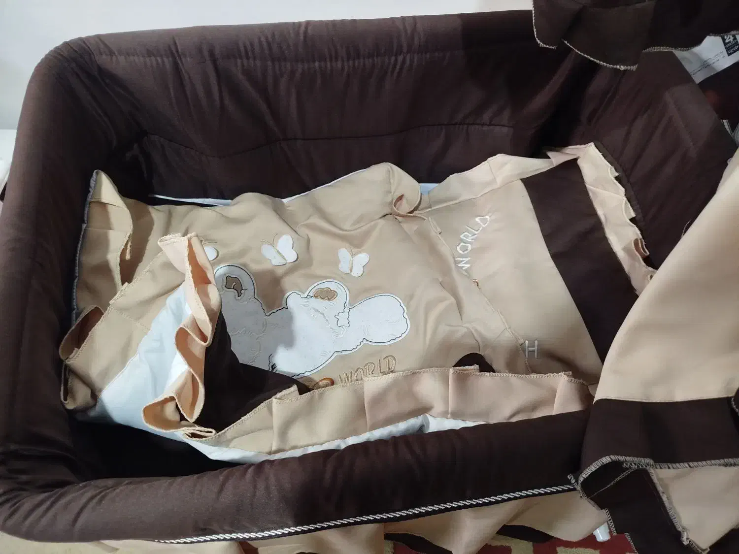 کریر و تخت نوزاد در حد نو|تخت و صندلی بچه|کرمانشاه, |دیوار