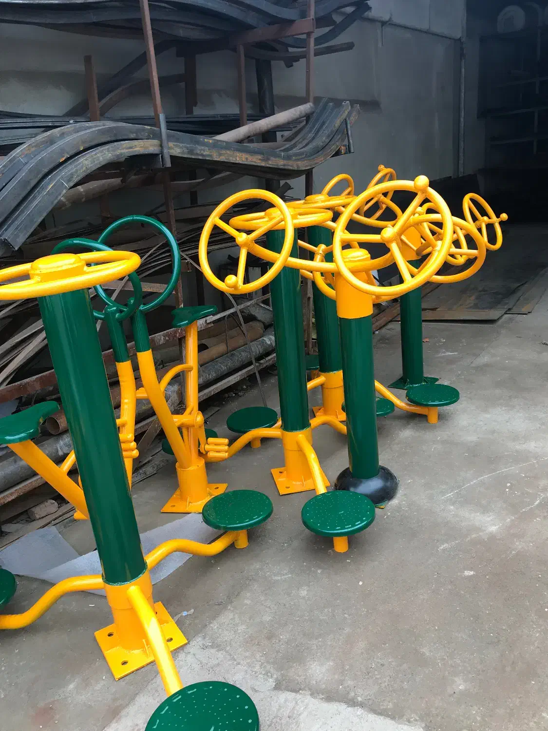 تعداد جوش کار برق و کارگر ساده|استخدام صنعتی، فنی، مهندسی|رباط‌کریم, کیکاور|دیوار